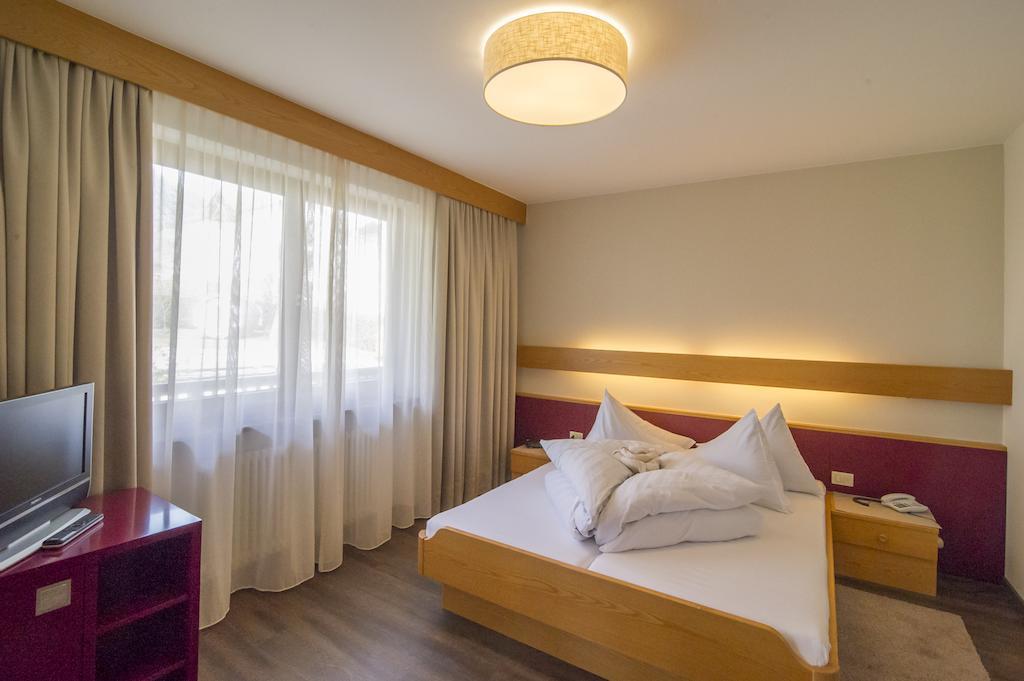 Garni Hotel Kessler Tirolo Exterior foto